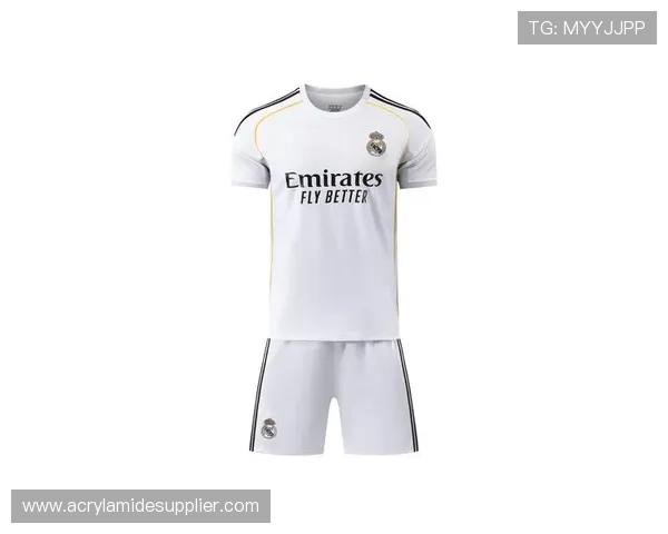 全是足球明星的潮流服饰让你瞬间变身球场焦点